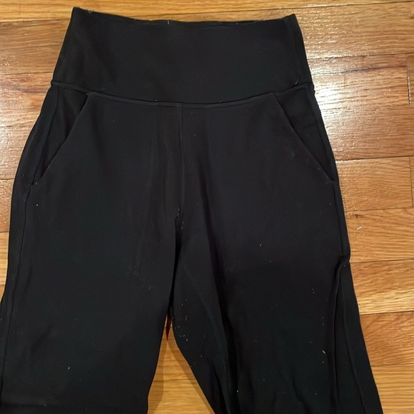 Lululemon align joggers. Size 2 - Picture 2 of 5